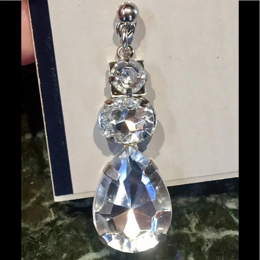 Amazing NWOT Anne Klein teardrop crystal earrings - Picture 5 of 7